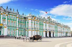 Зимний дворец в Санкт-Петербурге: памятник роскоши и имперского великолепия